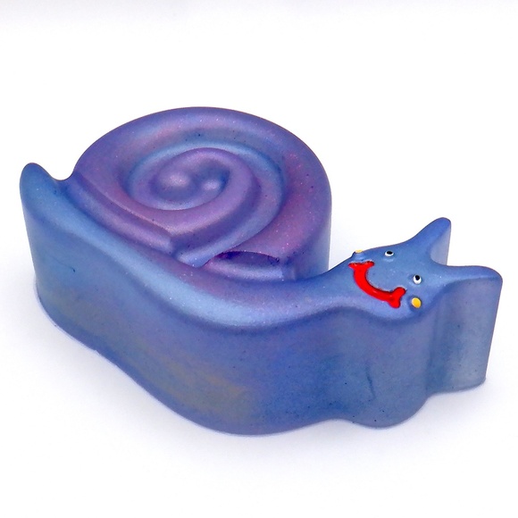 Handmade Resin Snail - Picture 4 of 6